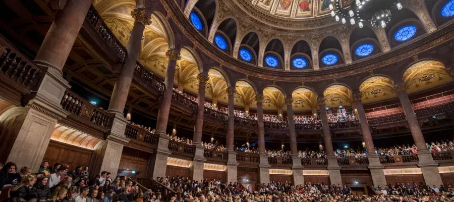 McEwan hall from the inside with guests in audience and on balconies